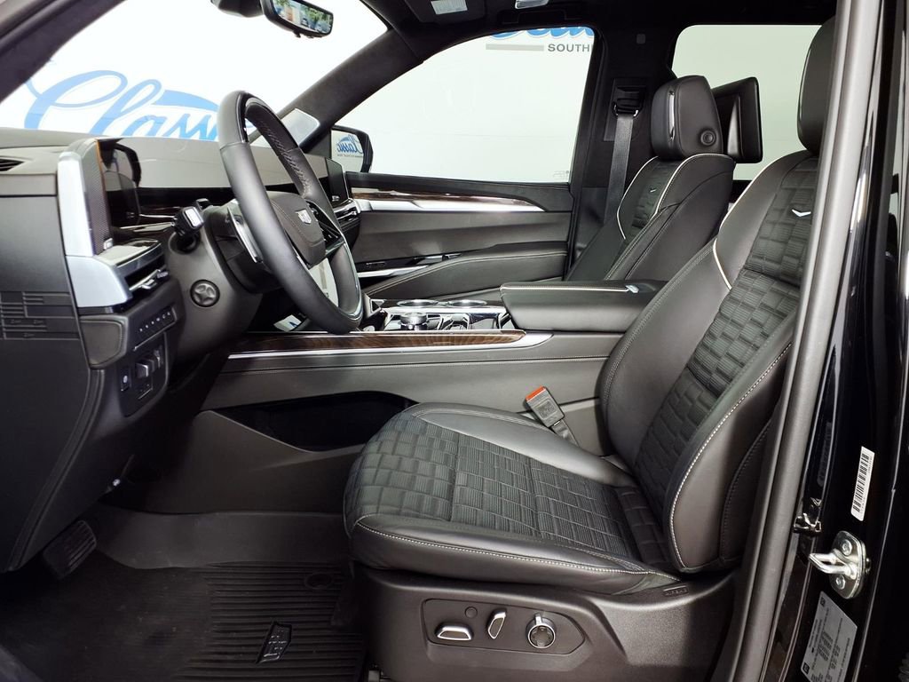 Used 2025 Cadillac Escalade ESV Sport Platinum w/ LPO, Floor Liner Package AWD/4WD image 5