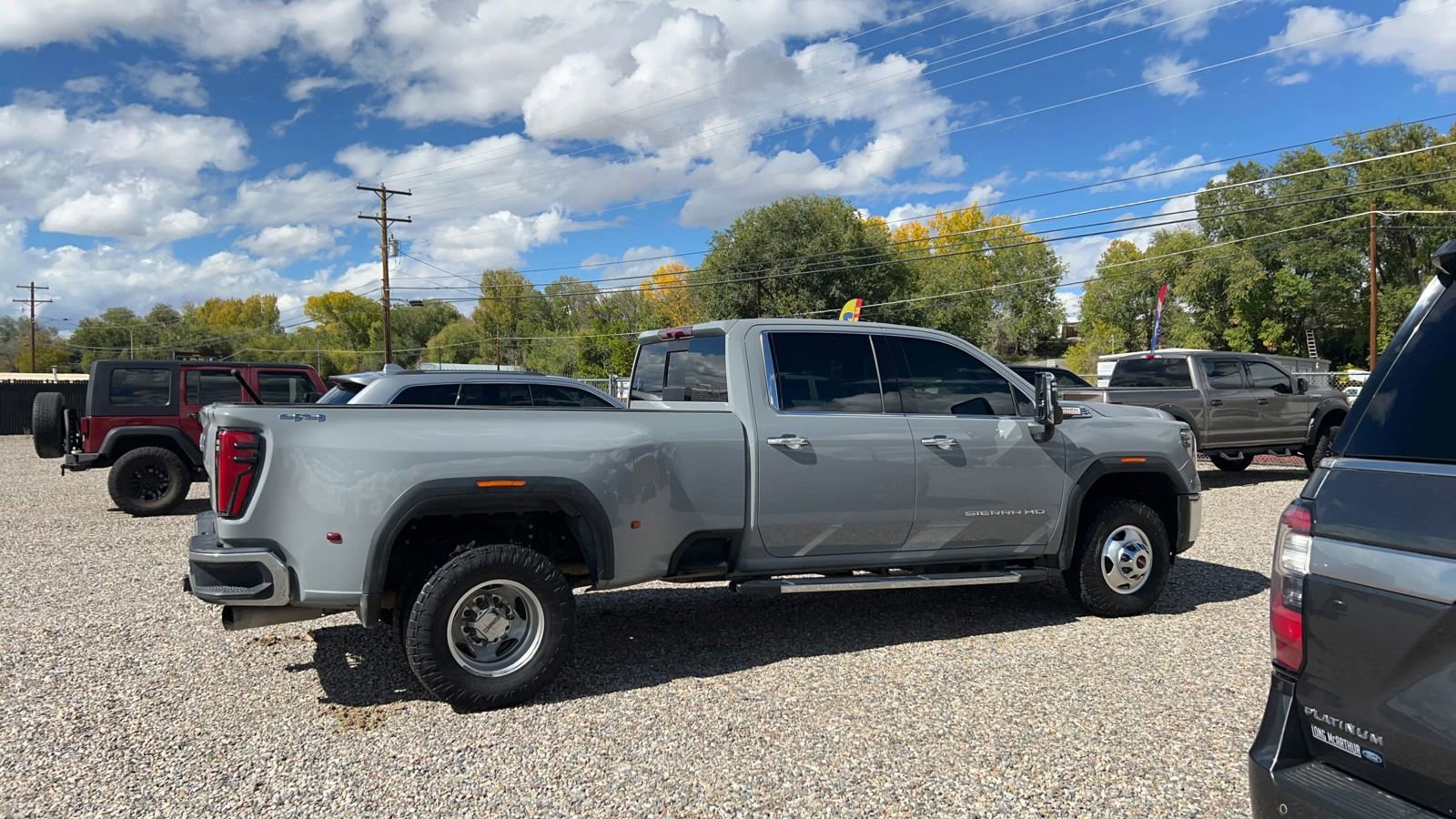 Used 2024 GMC Sierra 3500 SLT w/ SLT Premium Package image 7