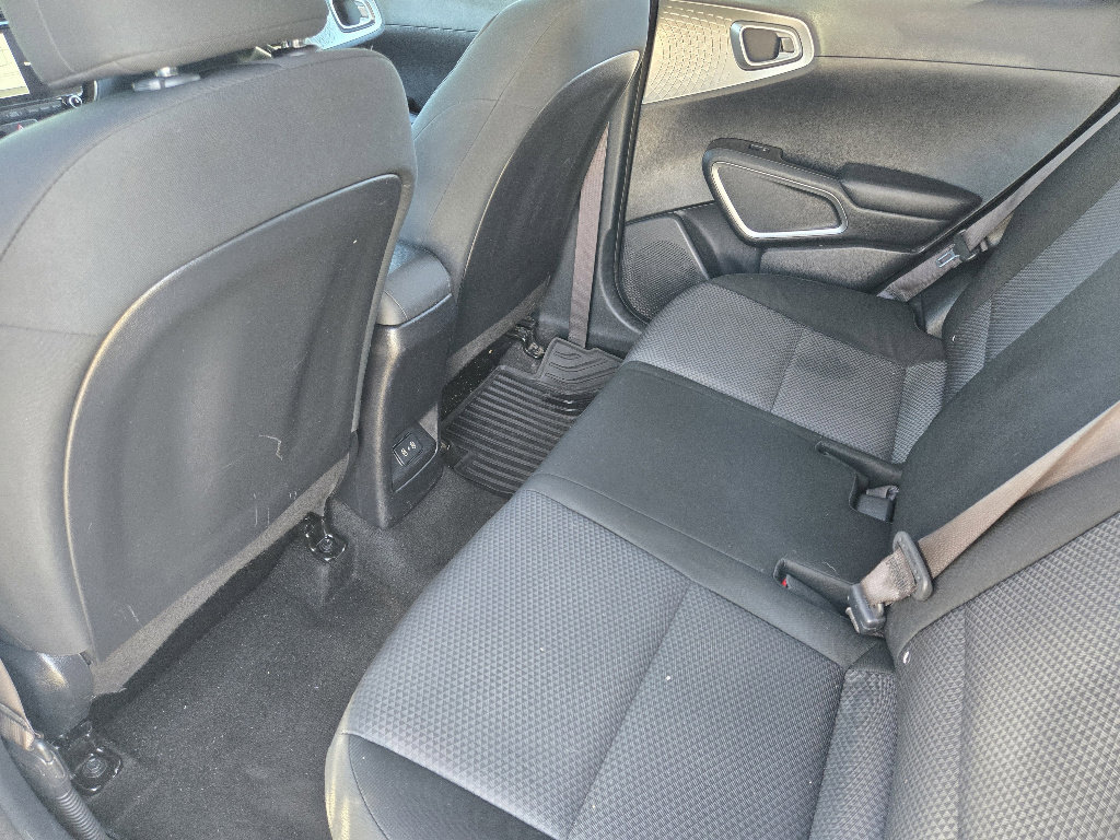 Used 2024 Kia Soul S image 29