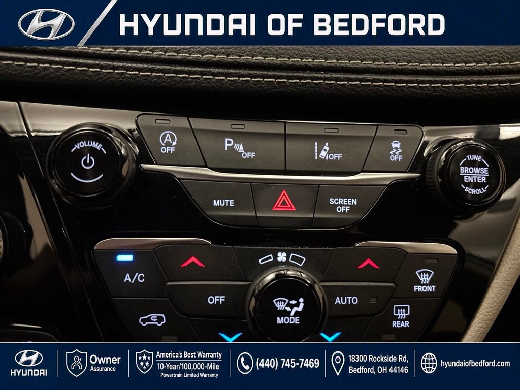 Used 2023 Chrysler Pacifica Limited FWD image 27
