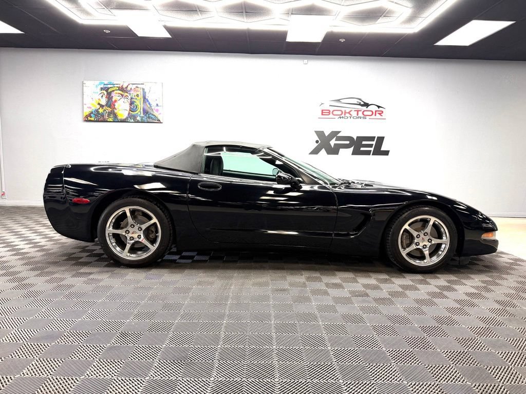 Used 2004 Chevrolet Corvette Convertible w/ Preferred Equipment Group RWD image 16
