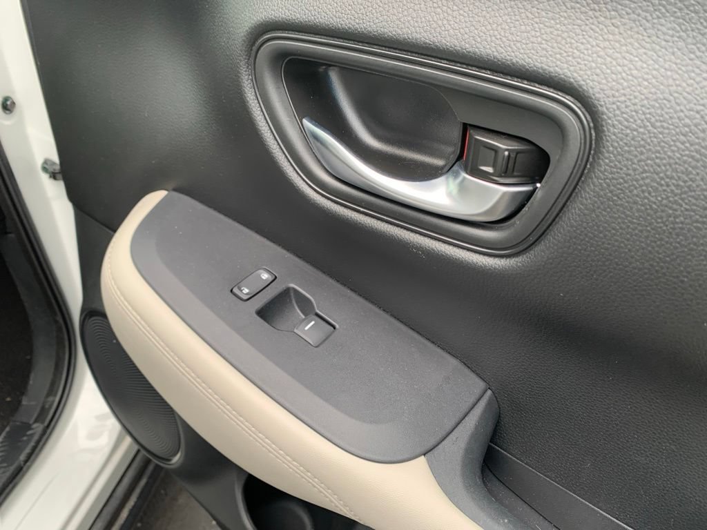 Used 2025 Honda HR-V LX image 32