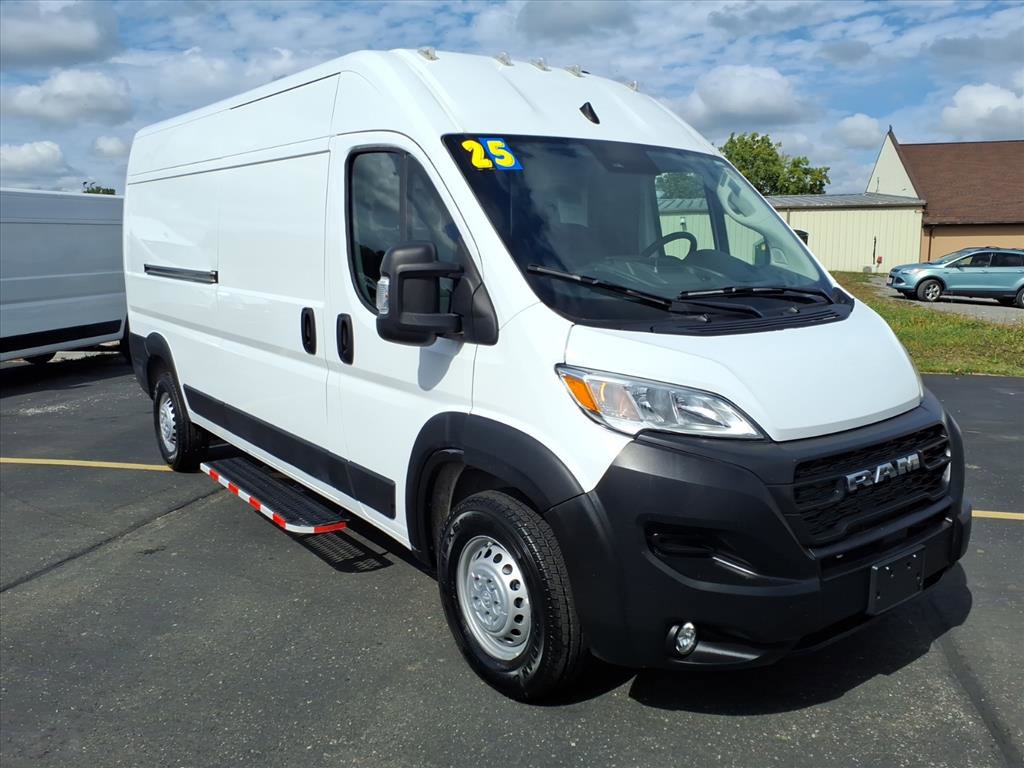 Used 2025 RAM ProMaster 2500 w/ Convenience Group image 3
