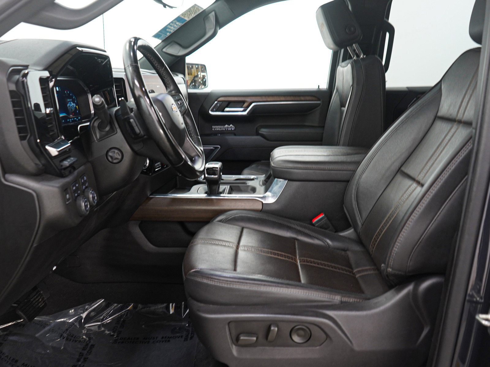 Used 2023 Chevrolet Silverado 1500 High Country w/ Technology Package image 24