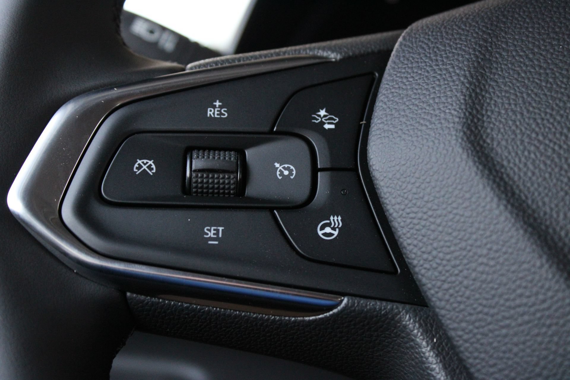 New 2026 Chevrolet Trax LT w/ Driver Confidence Package FWD image 30