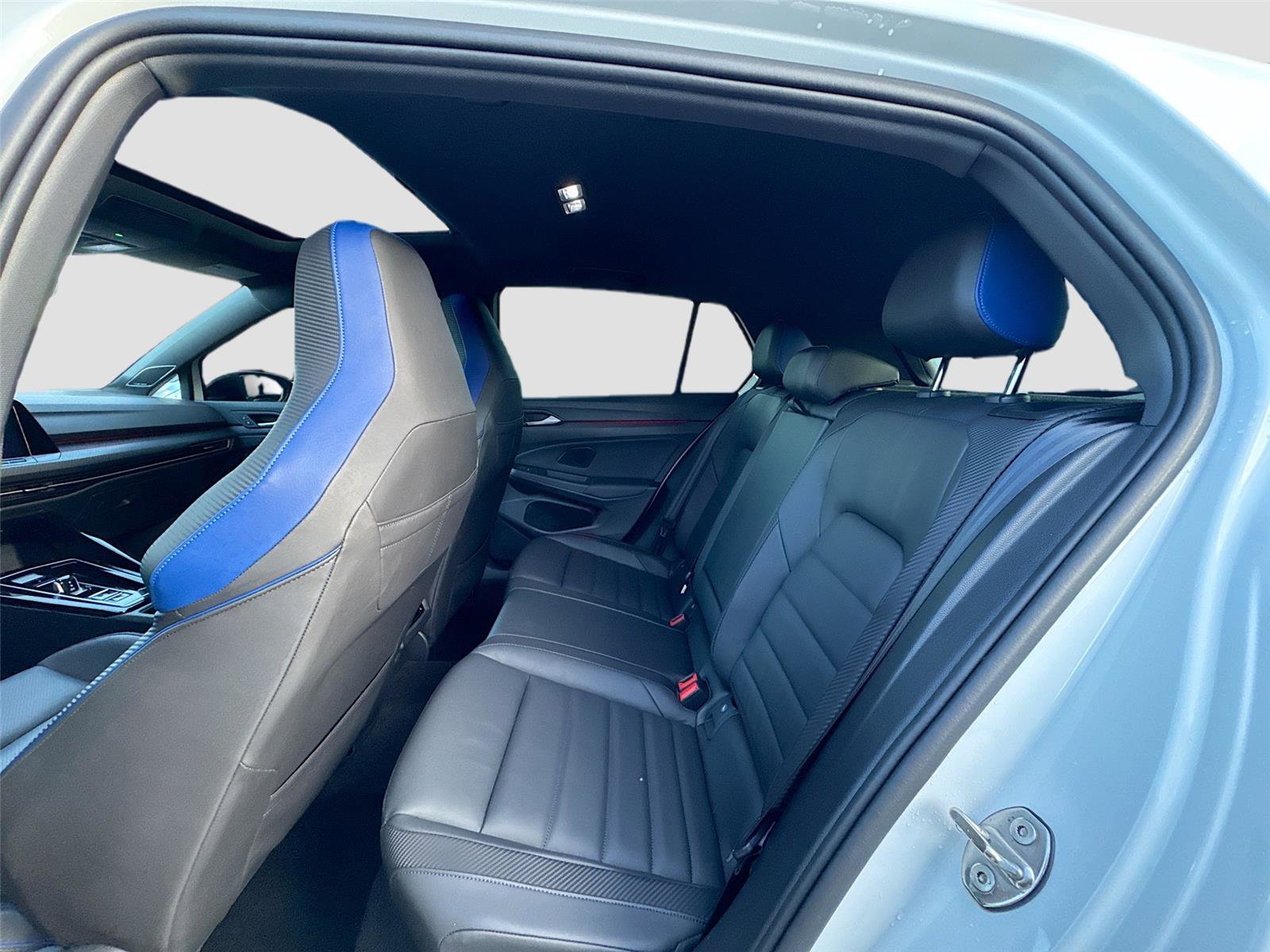 Used 2024 Volkswagen Golf R image 23