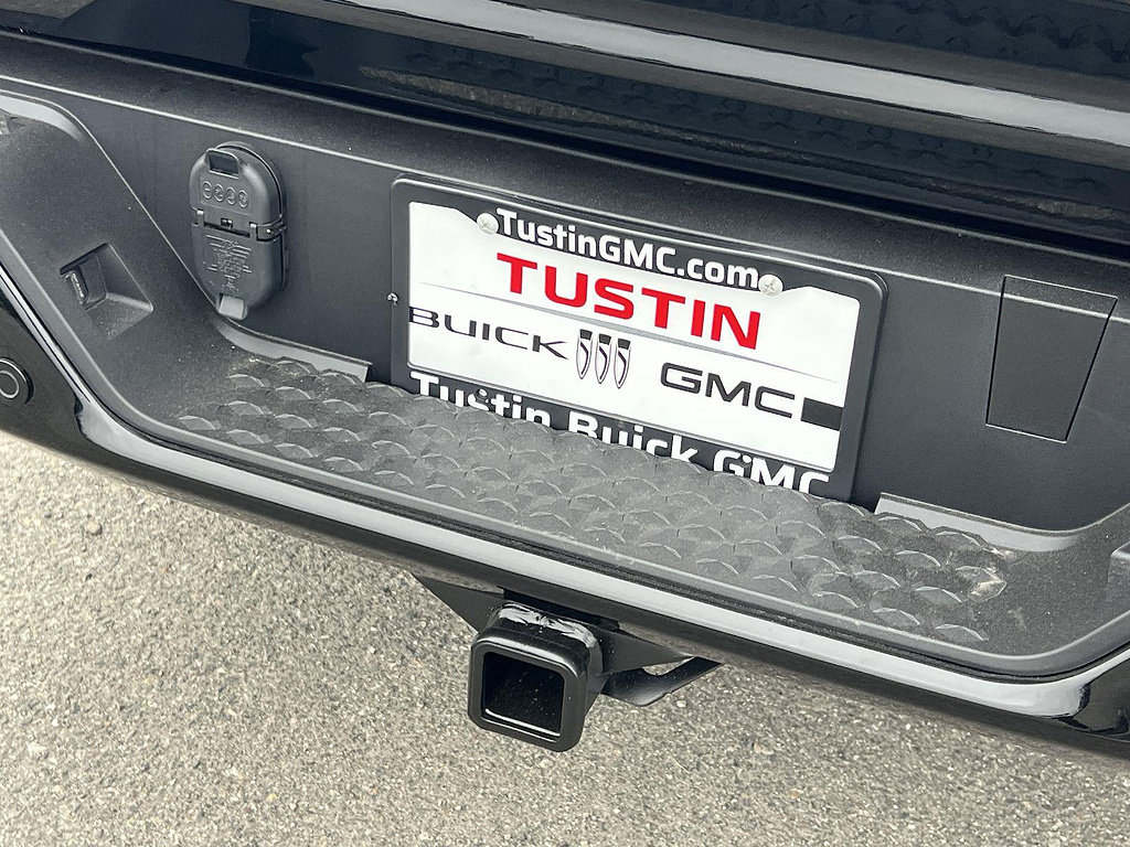 New 2026 GMC Canyon Elevation w/ LPO, Black Badging Package RWD image 28