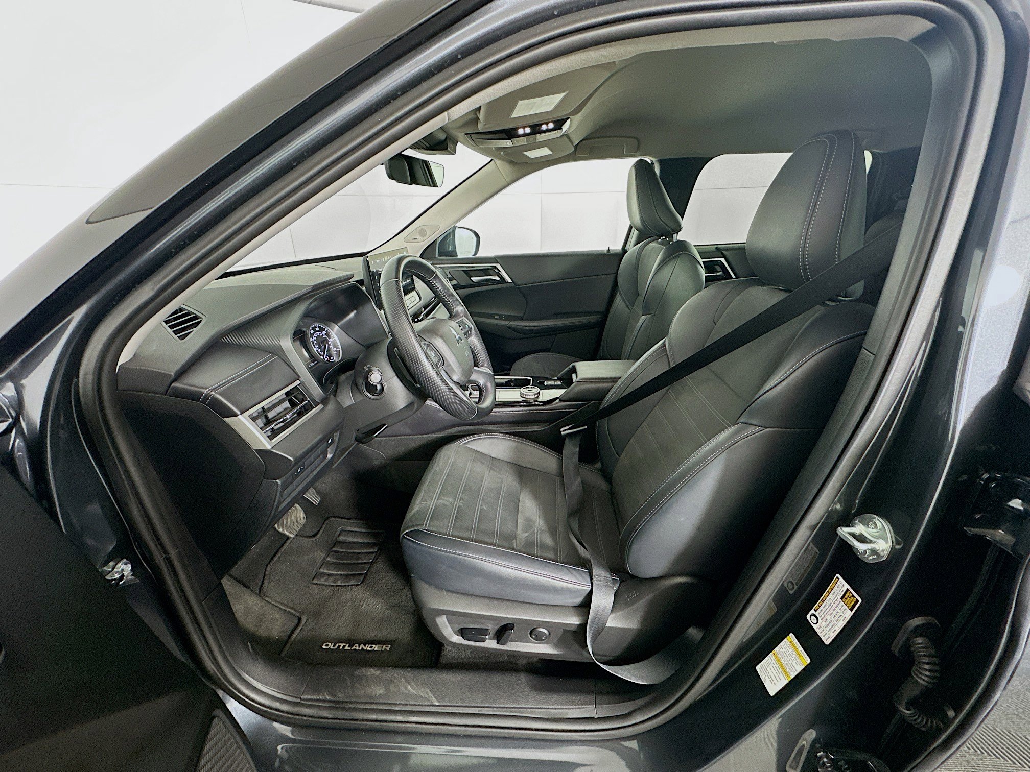 Used 2025 Mitsubishi Outlander SE AWD/4WD image 13