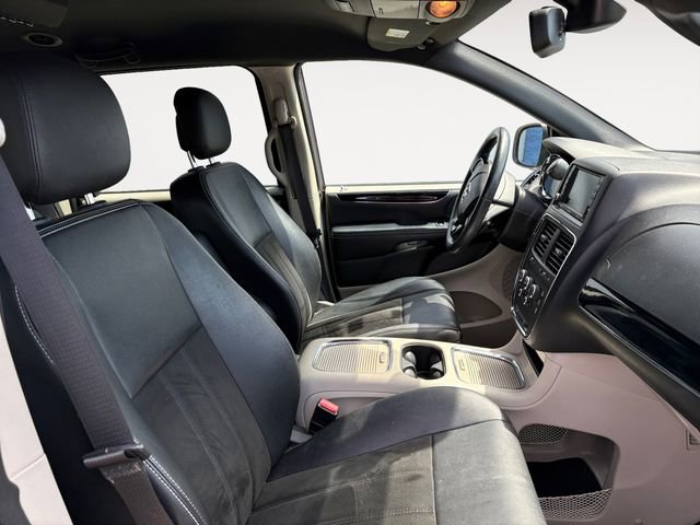 Used 2019 Dodge Grand Caravan SXT FWD image 14