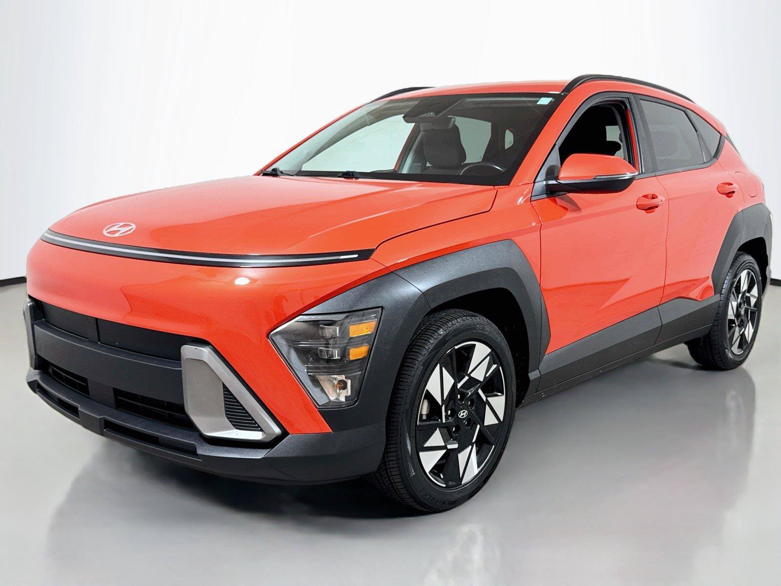 Used 2025 Hyundai Kona SEL FWD image 1