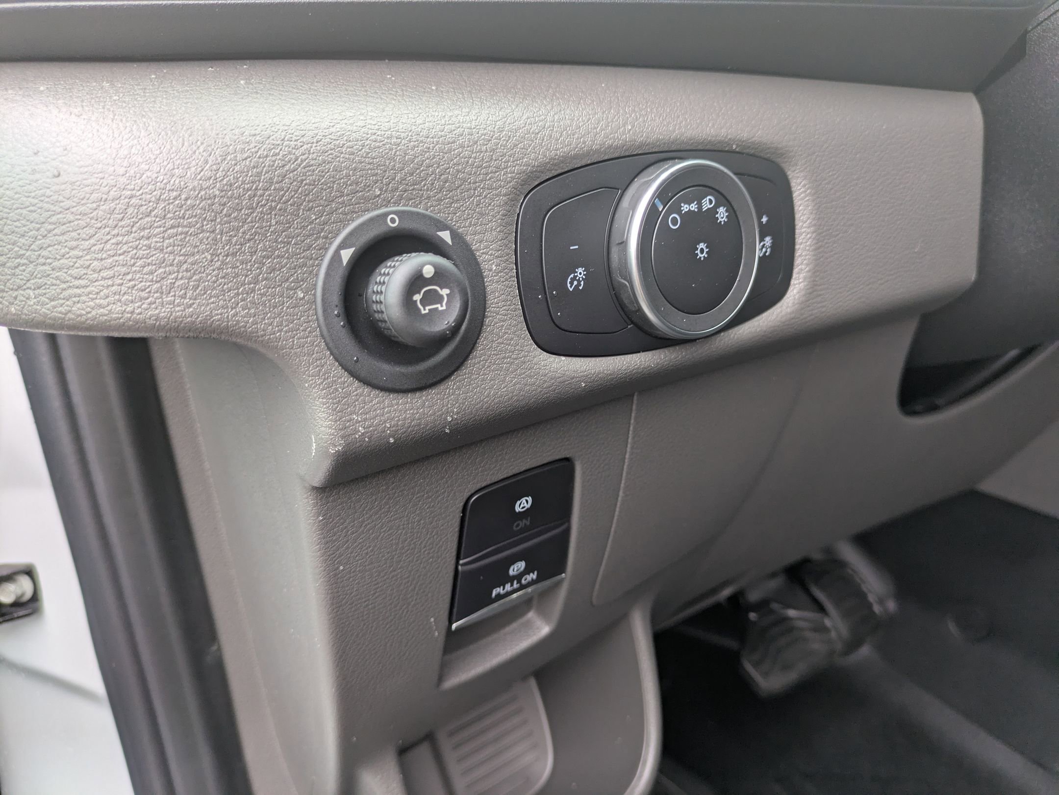 New 2025 Ford Transit 150 Low Roof RWD image 17