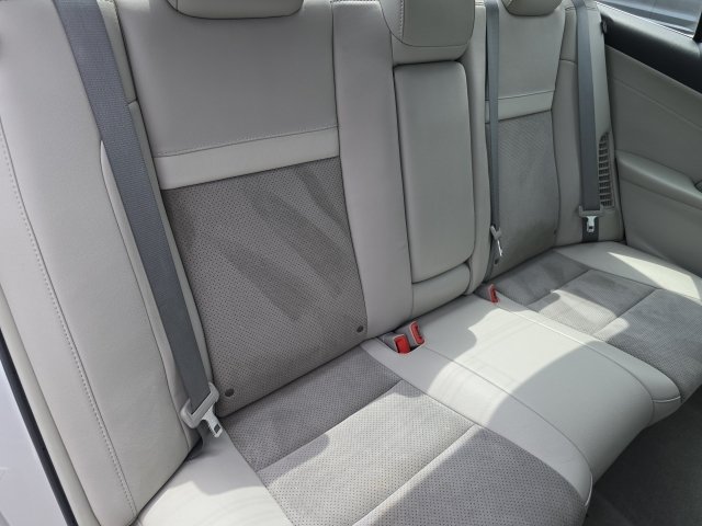 Used 2014 Toyota Camry XLE w/ Leather Package FWD image 13