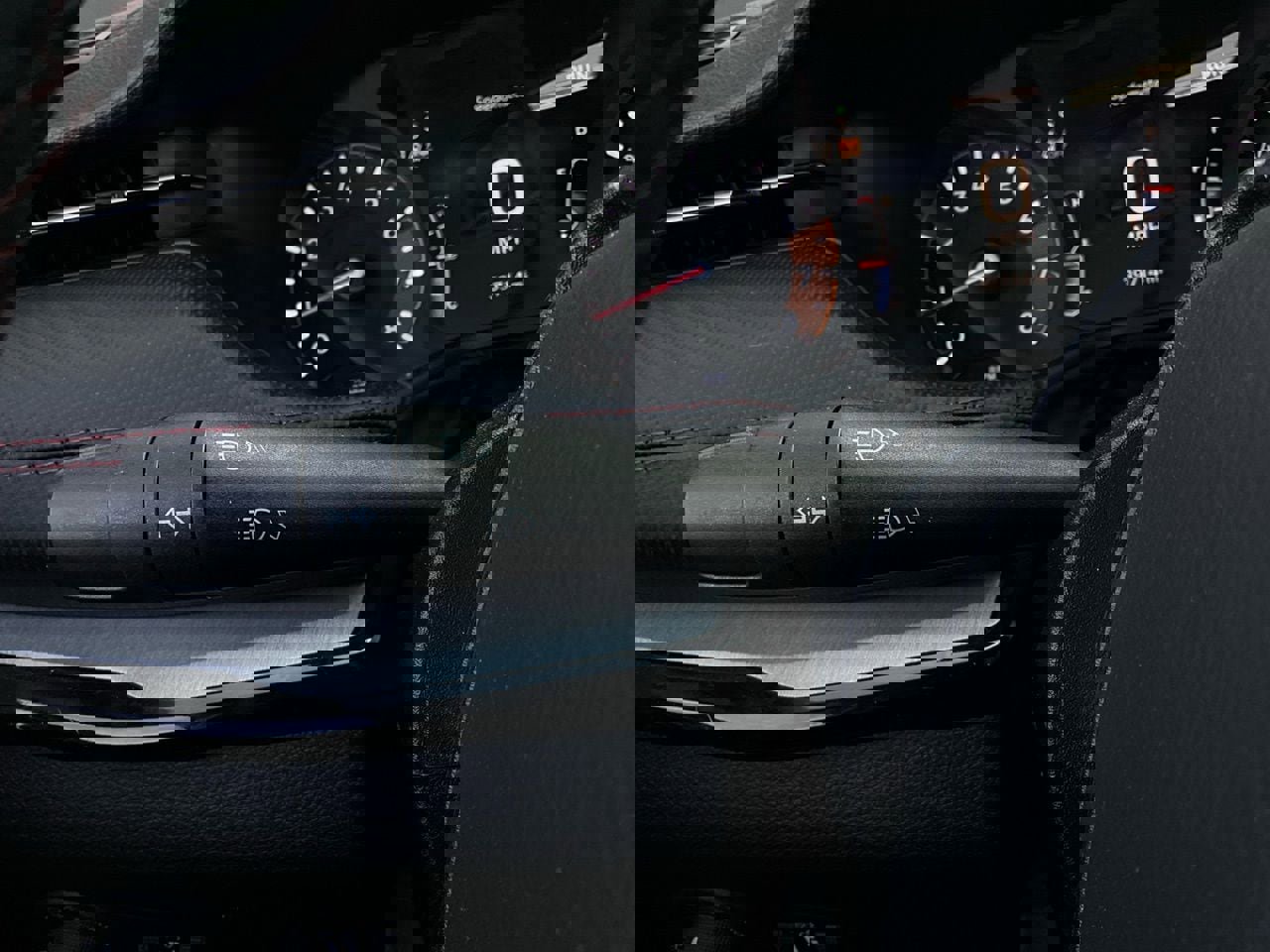 Used 2025 Jeep Compass Trailhawk image 36