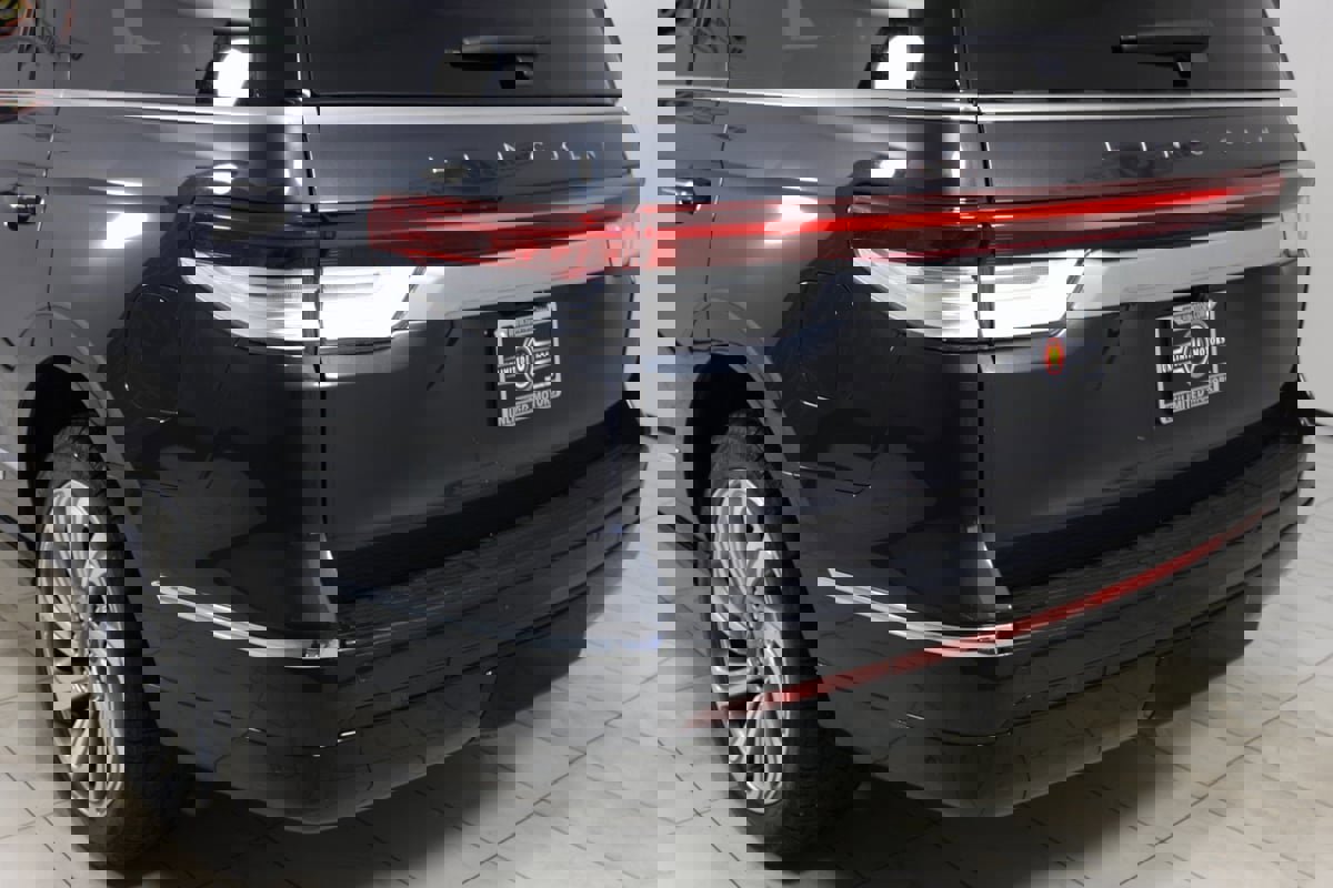 Used 2023 Lincoln Navigator Reserve image 51