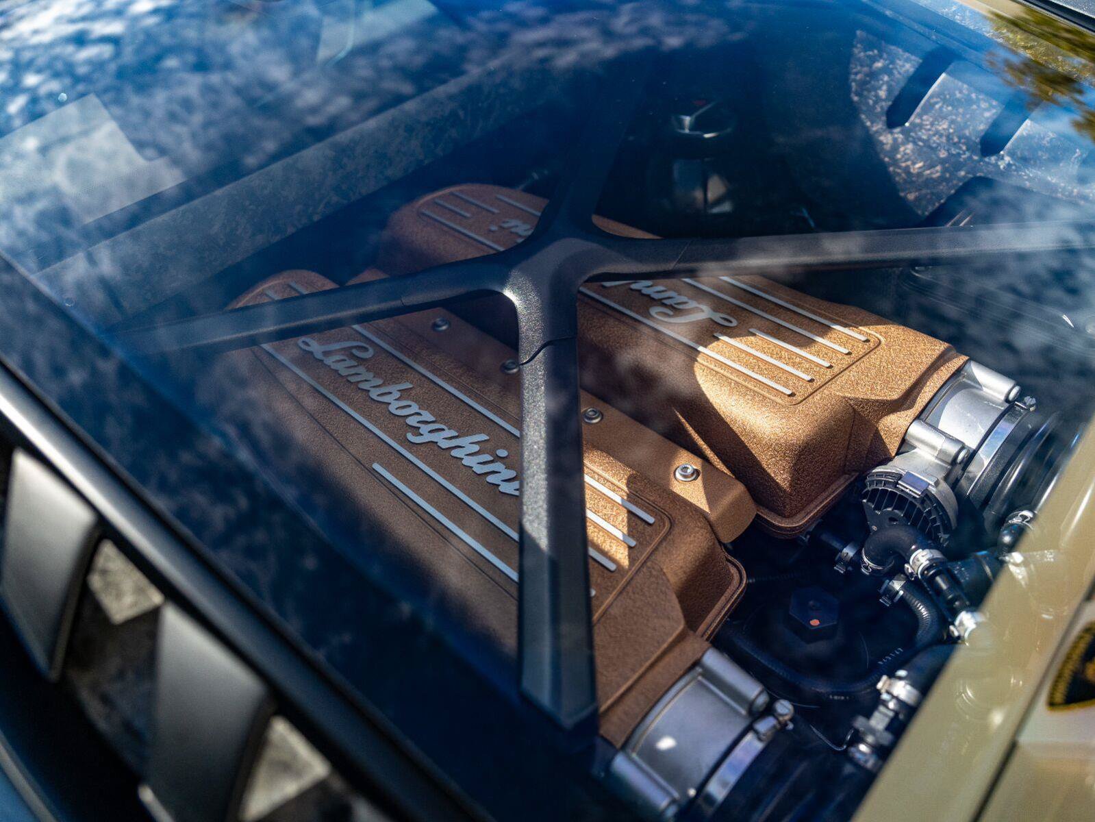 Used 2018 Lamborghini Huracan Performante AWD/4WD image 29