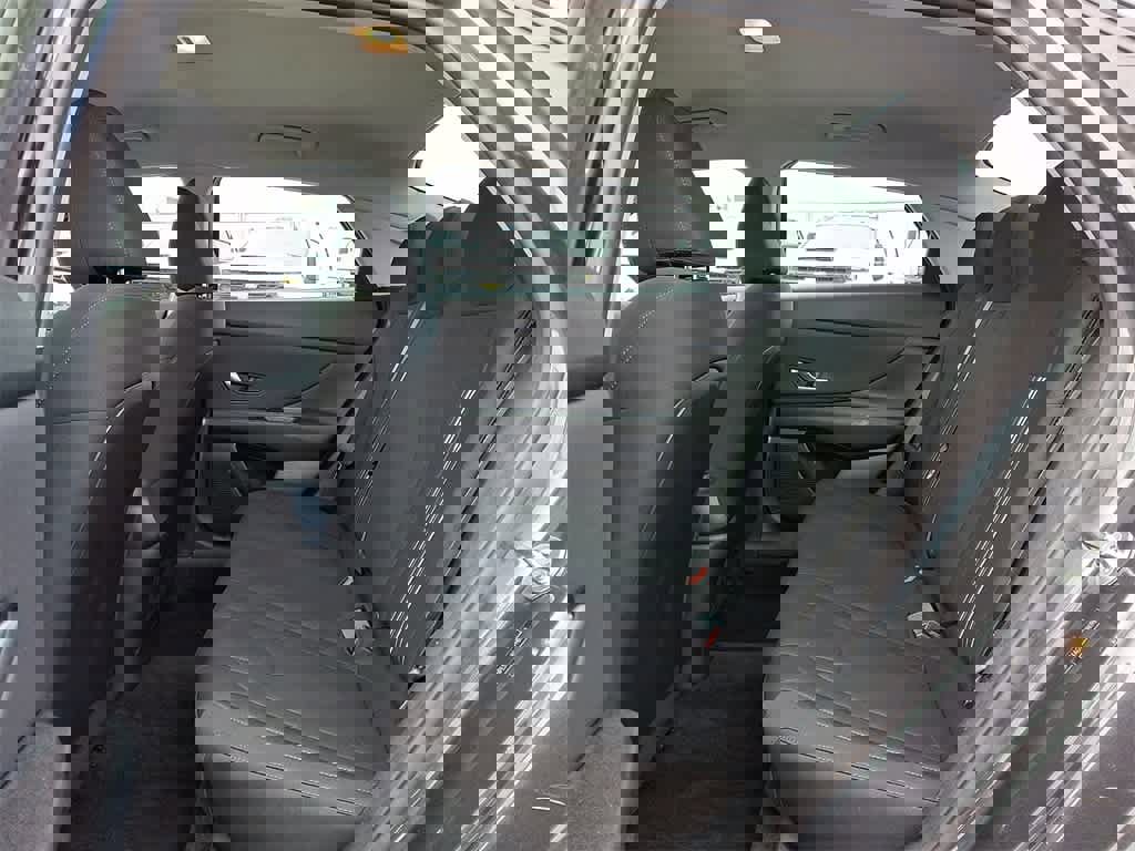 Used 2023 Hyundai Elantra SEL w/ Convenience Package image 10