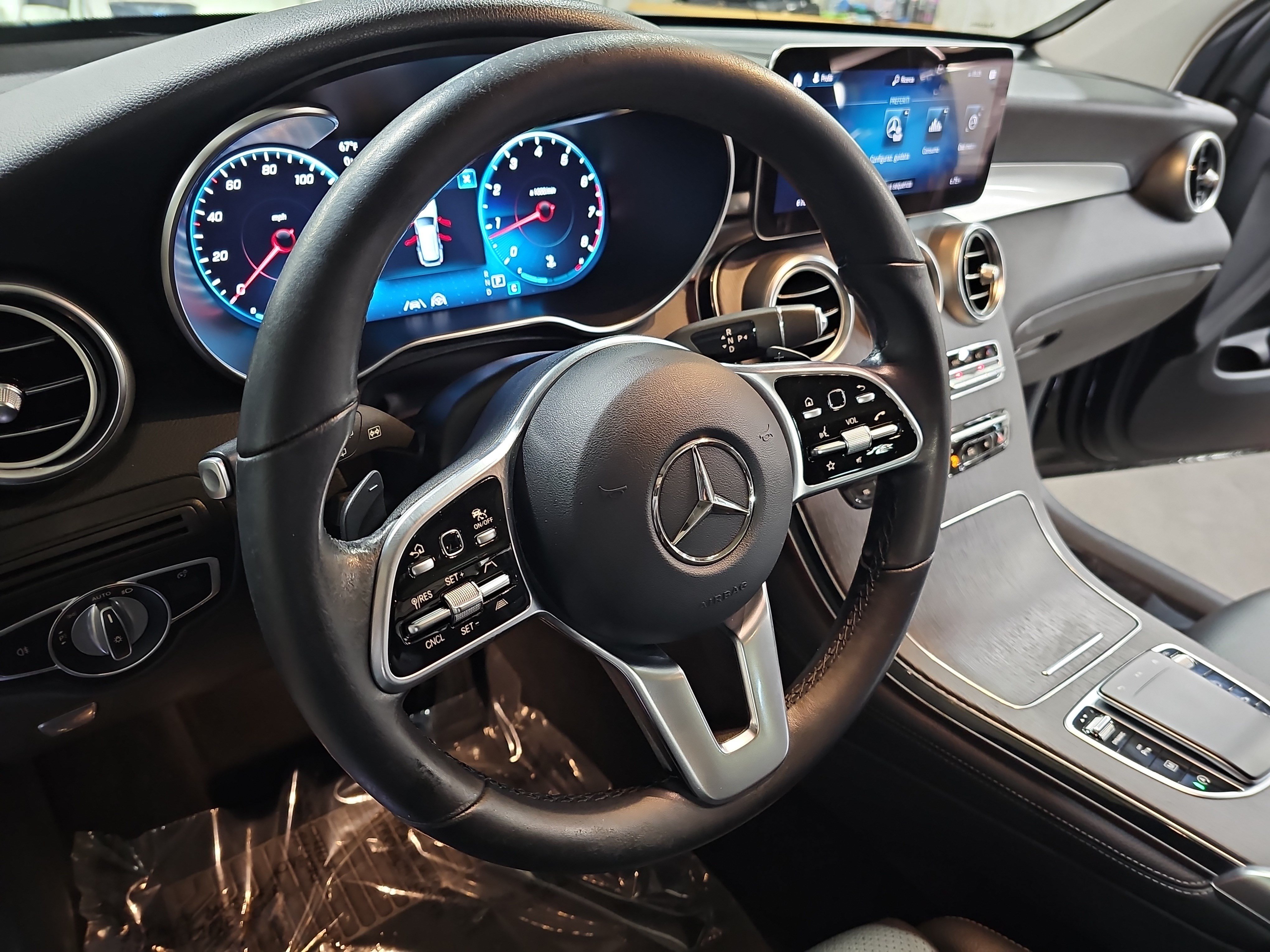 Used 2021 Mercedes-Benz GLC 300 4MATIC image 17