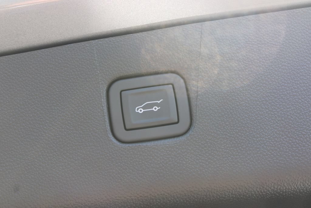 New 2026 Chevrolet Blazer LT w/ Convenience Package FWD image 18