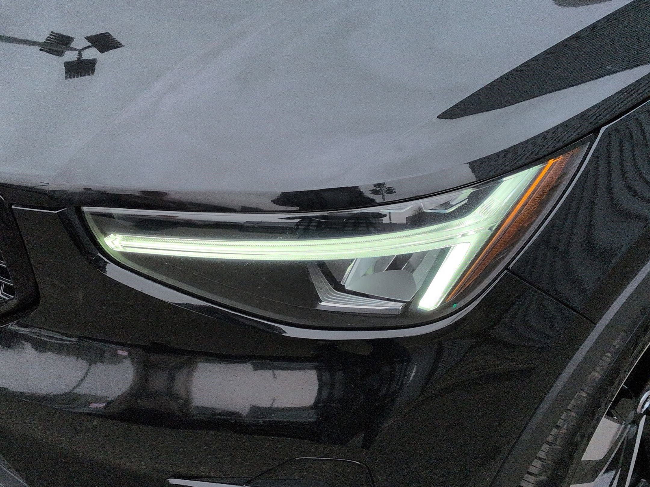 Certified 2023 Volvo XC40 B5 Ultimate w/ Climate Package image 10