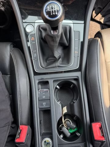 Used 2019 Volkswagen Golf R 4-Door AWD/4WD image 26