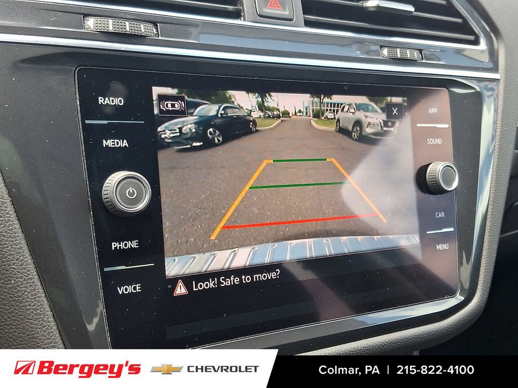 Used 2022 Volkswagen Tiguan SE AWD/4WD image 21
