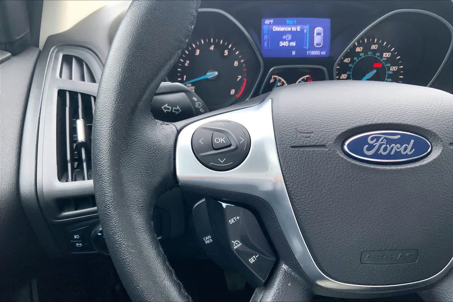 Used 2014 Ford Focus SE w/ SE Sport Package FWD image 24
