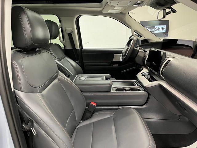 Used 2025 Ford Expedition Active AWD/4WD image 58