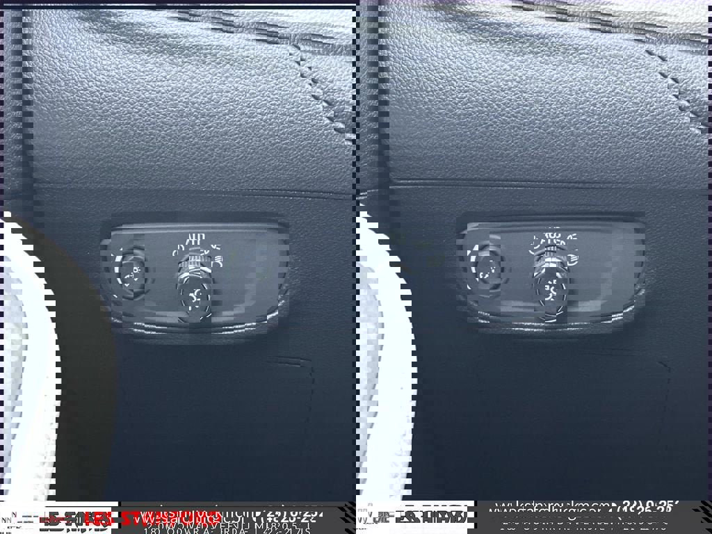 Certified 2024 Buick Encore GX Avenir w/ Avenir Convenience Package image 27