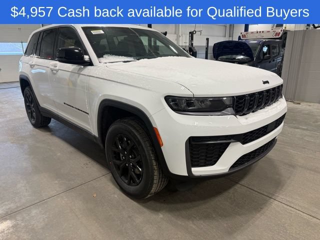New 2026 Jeep Grand Cherokee Altitude AWD/4WD image 2