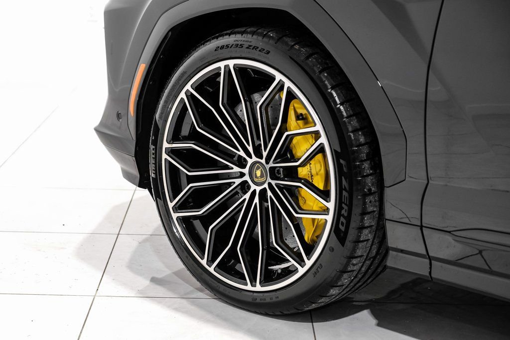 Used 2025 Lamborghini Urus SE image 57