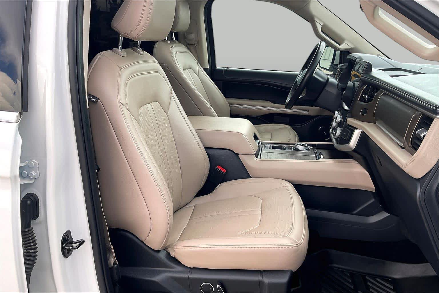 Used 2023 Ford Expedition Limited RWD image 9