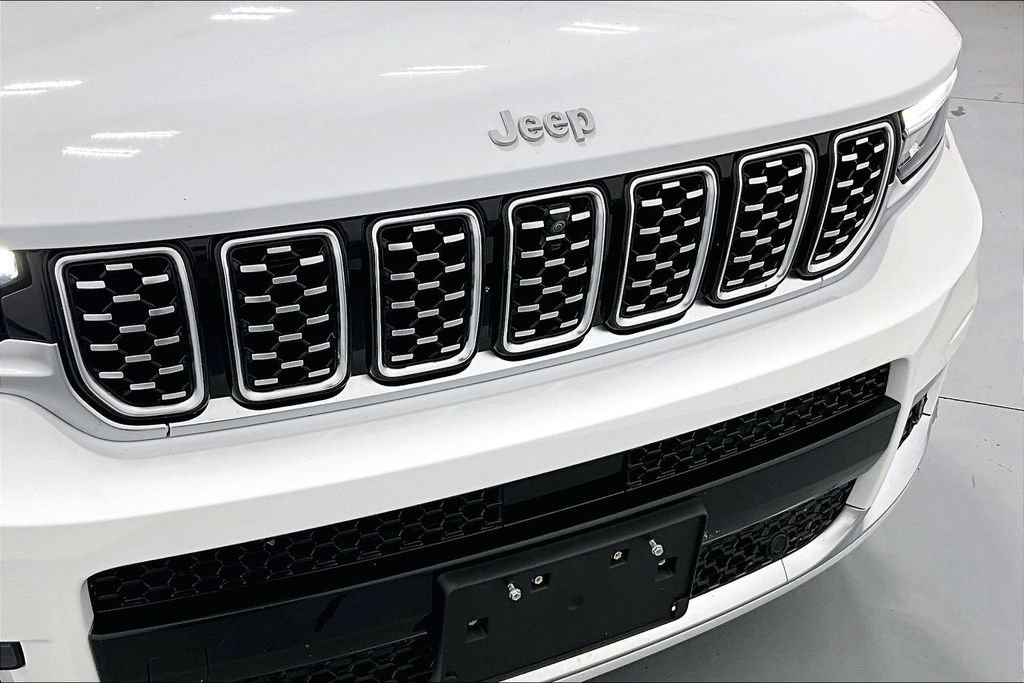 Used 2024 Jeep Grand Cherokee L Summit AWD/4WD image 29