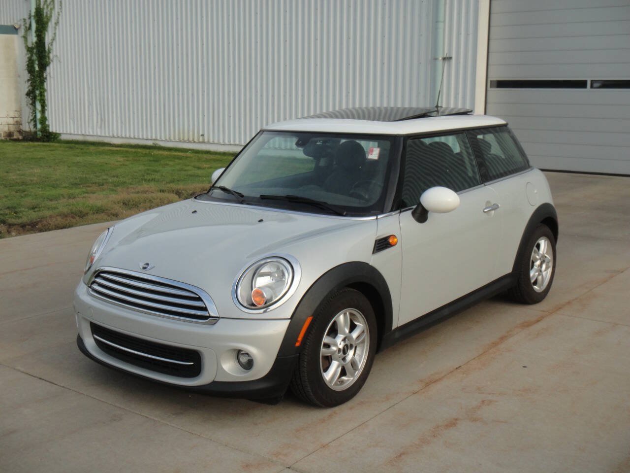 Used 2013 MINI Cooper Hardtop FWD image 2