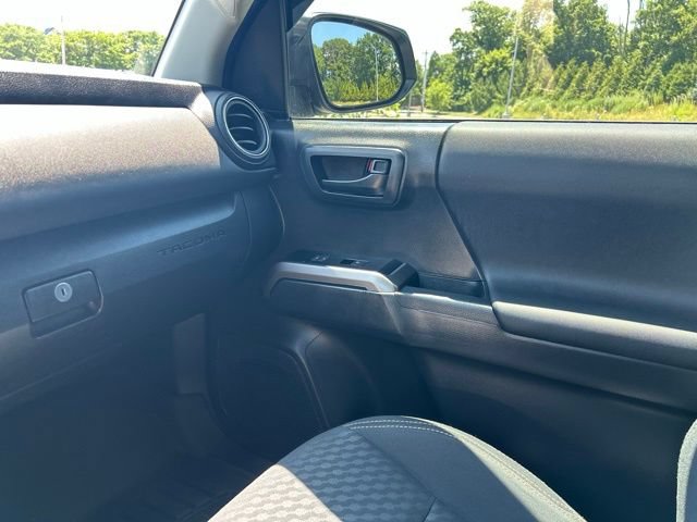 Used 2022 Toyota Tacoma SR5 w/ Trail Edition AWD/4WD image 20