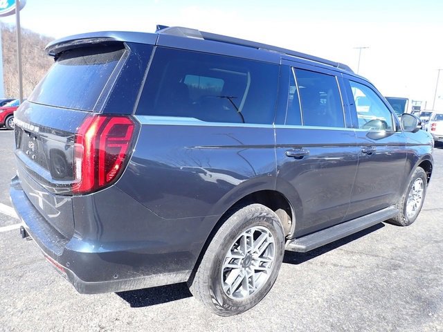 Used 2025 Ford Expedition Active image 10