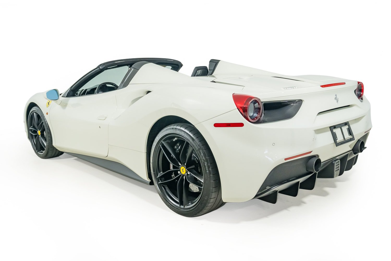 Used 2018 Ferrari 488 Spider RWD image 16