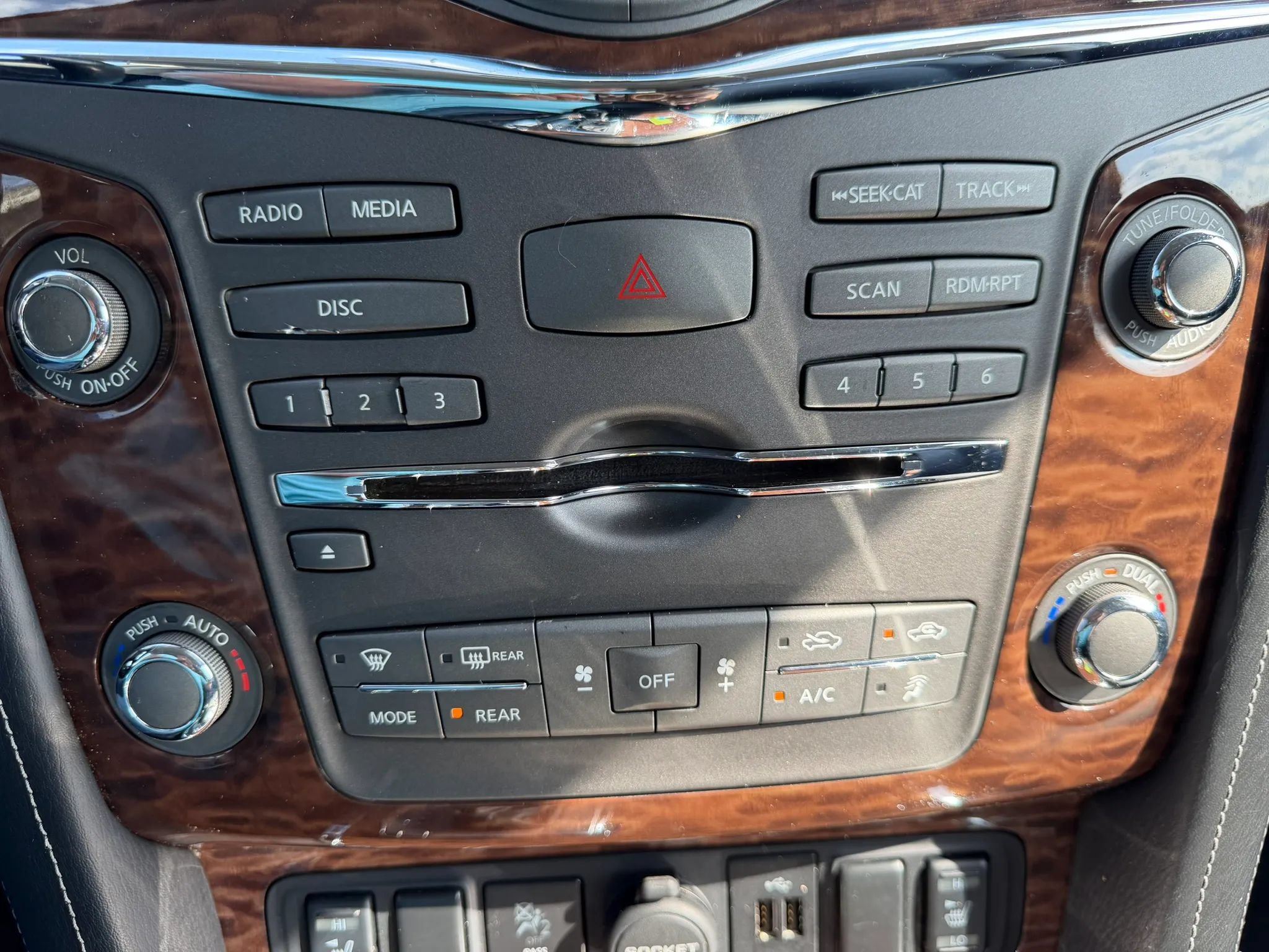 Used 2018 Nissan Armada SL w/ Moonroof Package AWD/4WD image 67