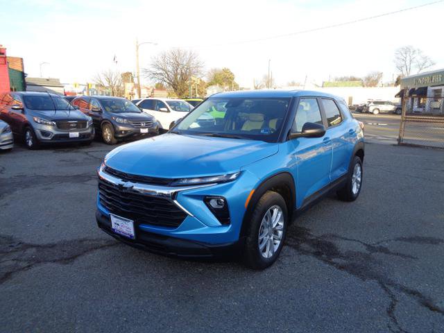 Used 2025 Chevrolet TrailBlazer LS w/ LS Convenience Package AWD/4WD image 1