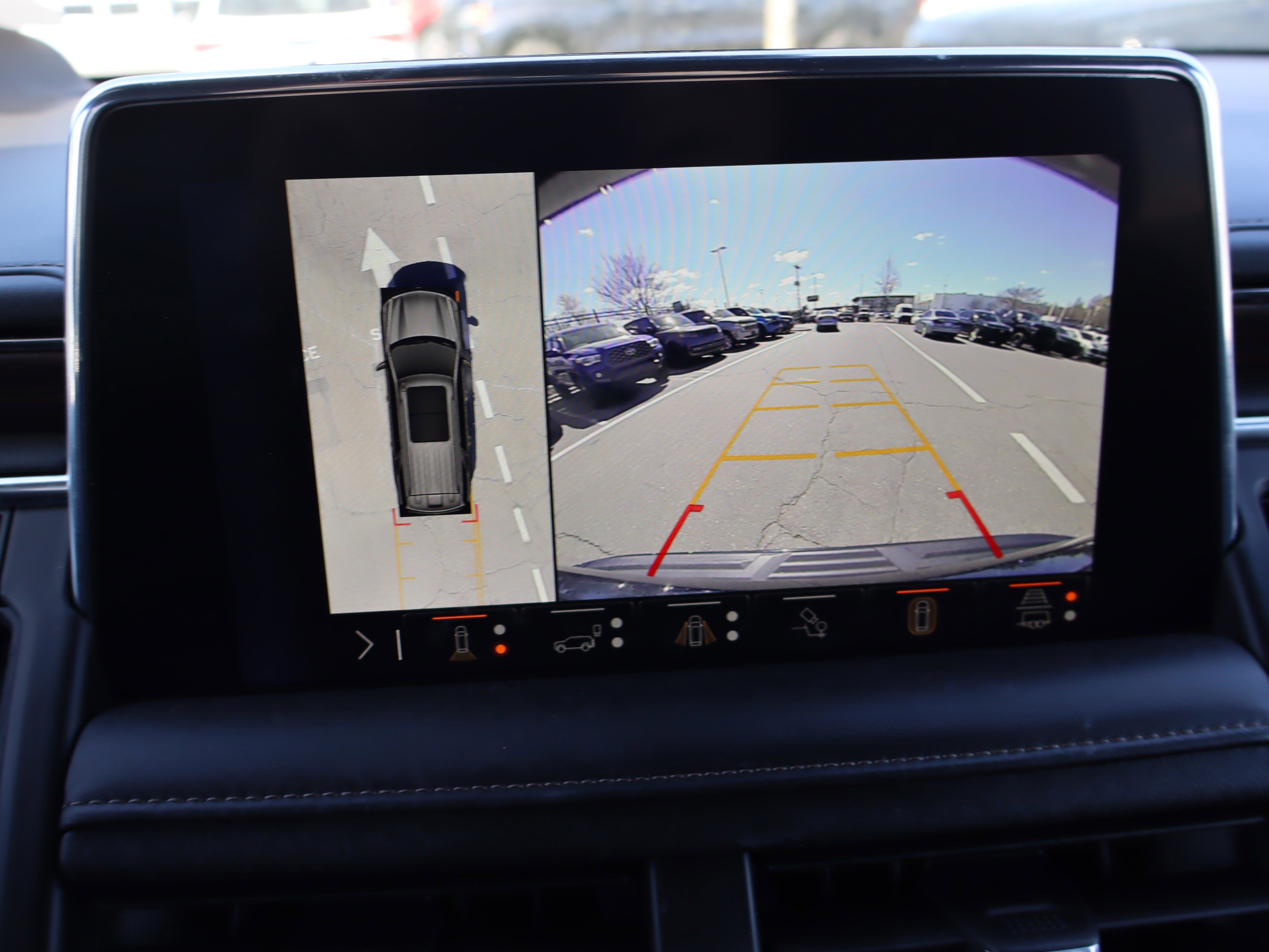 Used 2024 Chevrolet Suburban High Country w/ Advanced Technology Package AWD/4WD image 30