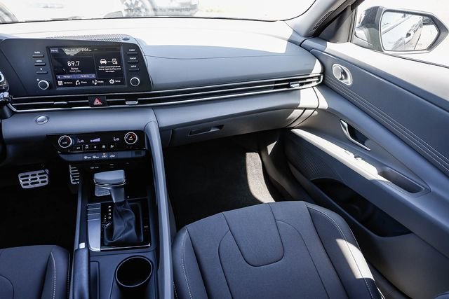 New 2026 Hyundai Elantra Sport FWD image 18