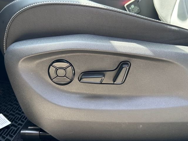 New 2026 Volkswagen Tiguan SE FWD image 19