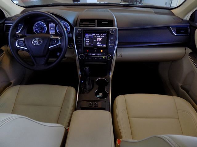Used 2017 Toyota Camry XLE w/ Moonroof Package FWD image 11