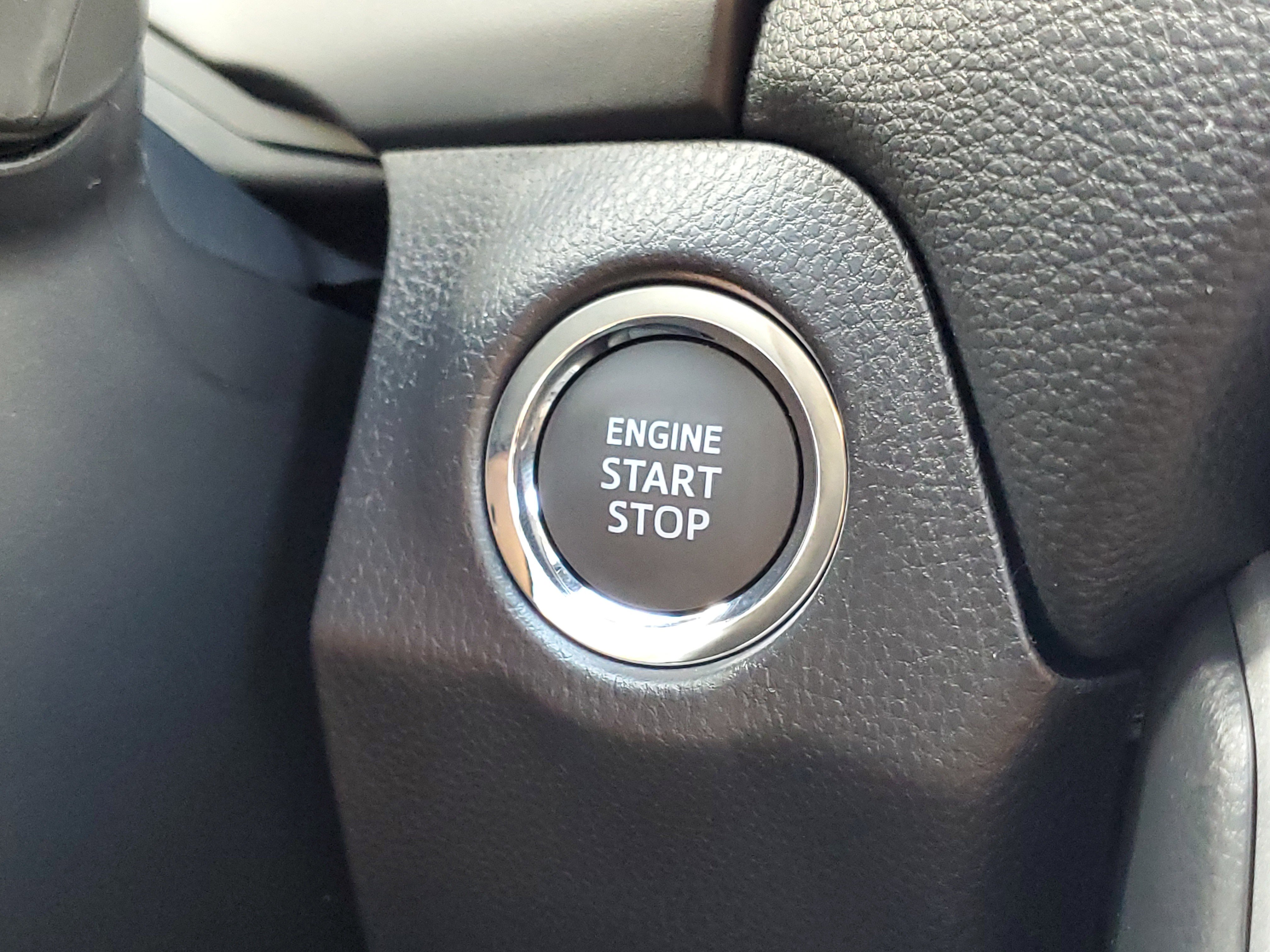 Used 2025 Toyota RAV4 XLE image 28