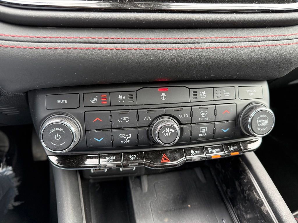 Used 2024 Dodge Durango R/T AWD/4WD image 7
