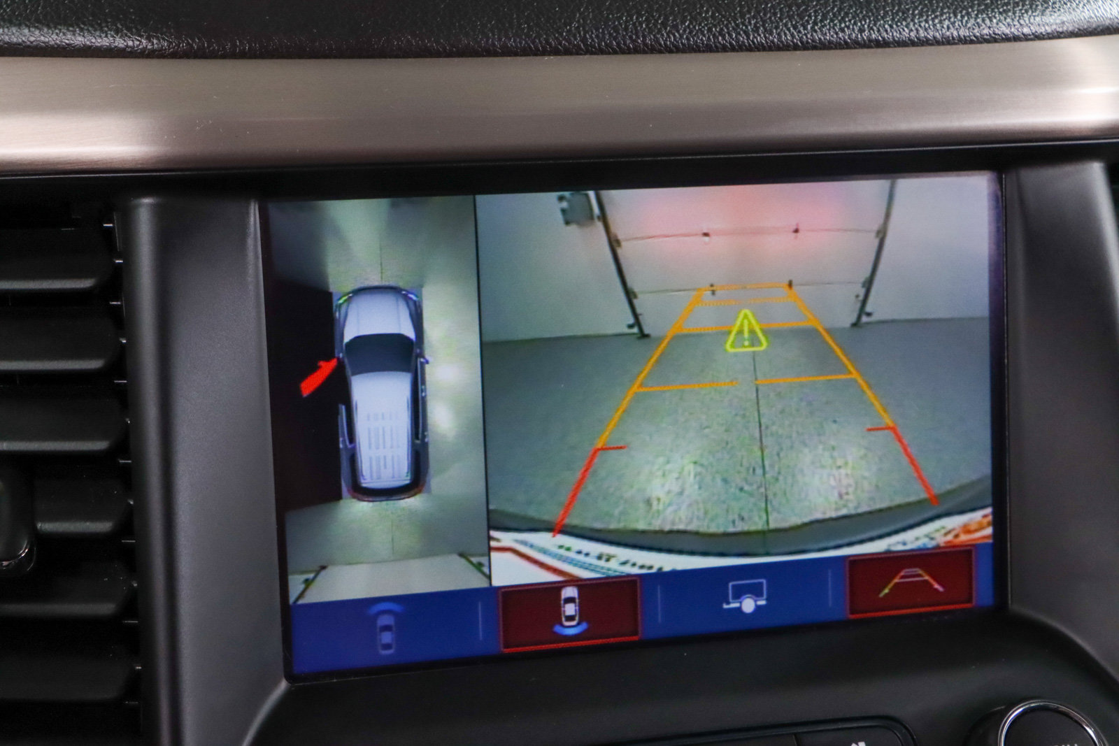Used 2019 GMC Acadia Denali w/ Technology Package AWD/4WD image 19