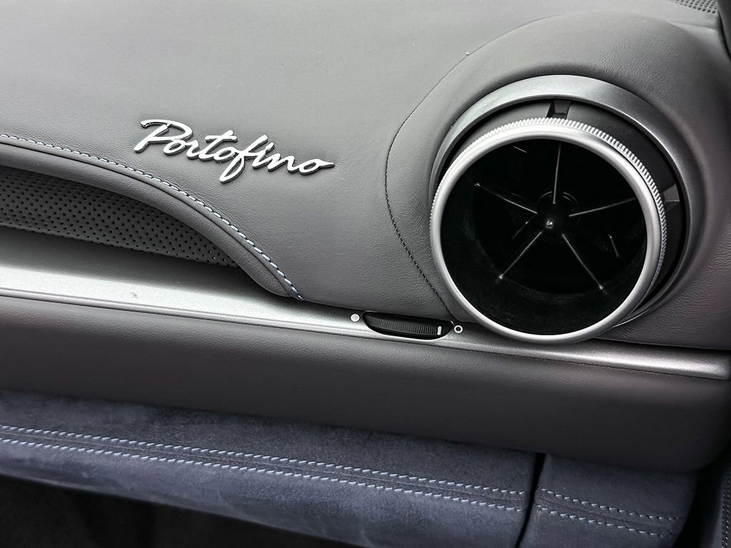 Used 2019 Ferrari Portofino RWD image 19