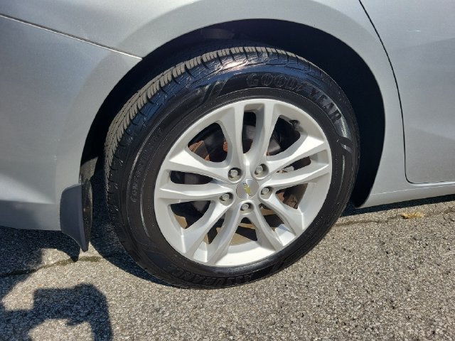 Used 2017 Chevrolet Malibu LT FWD image 5
