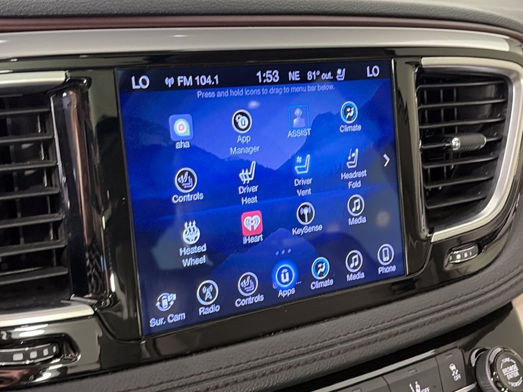 Used 2017 Chrysler Pacifica Limited w/ Advanced Safetytec Group FWD image 18