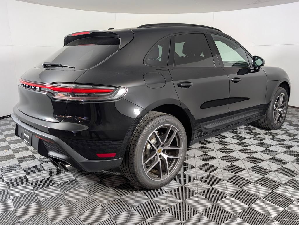 New 2026 Porsche Macan image 7