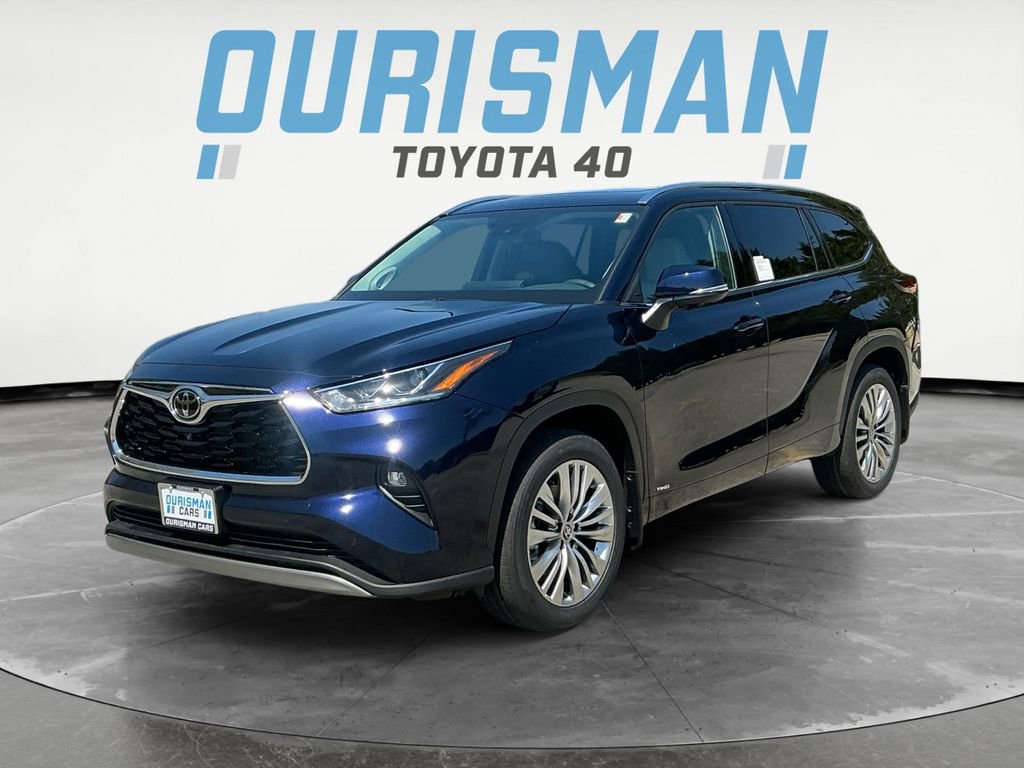 New 2026 Toyota Highlander Platinum image 3